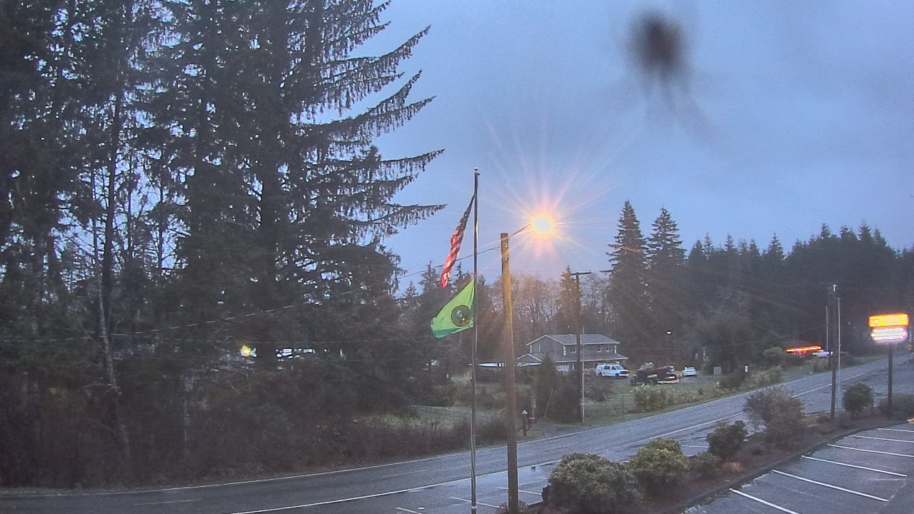 Thumbnail for current weather camera view from Wishkah Valley School in Aberdeen, Washington