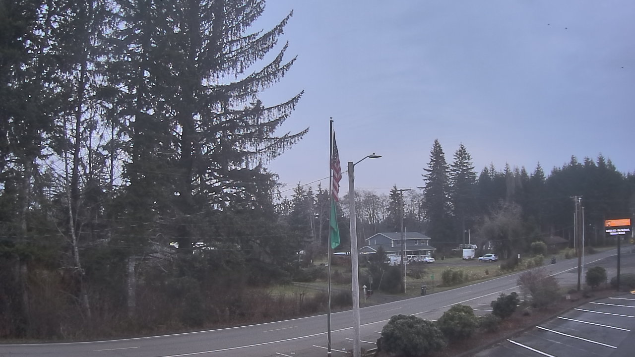 Thumbnail for current weather camera view from Wishkah Valley School in Aberdeen, Washington