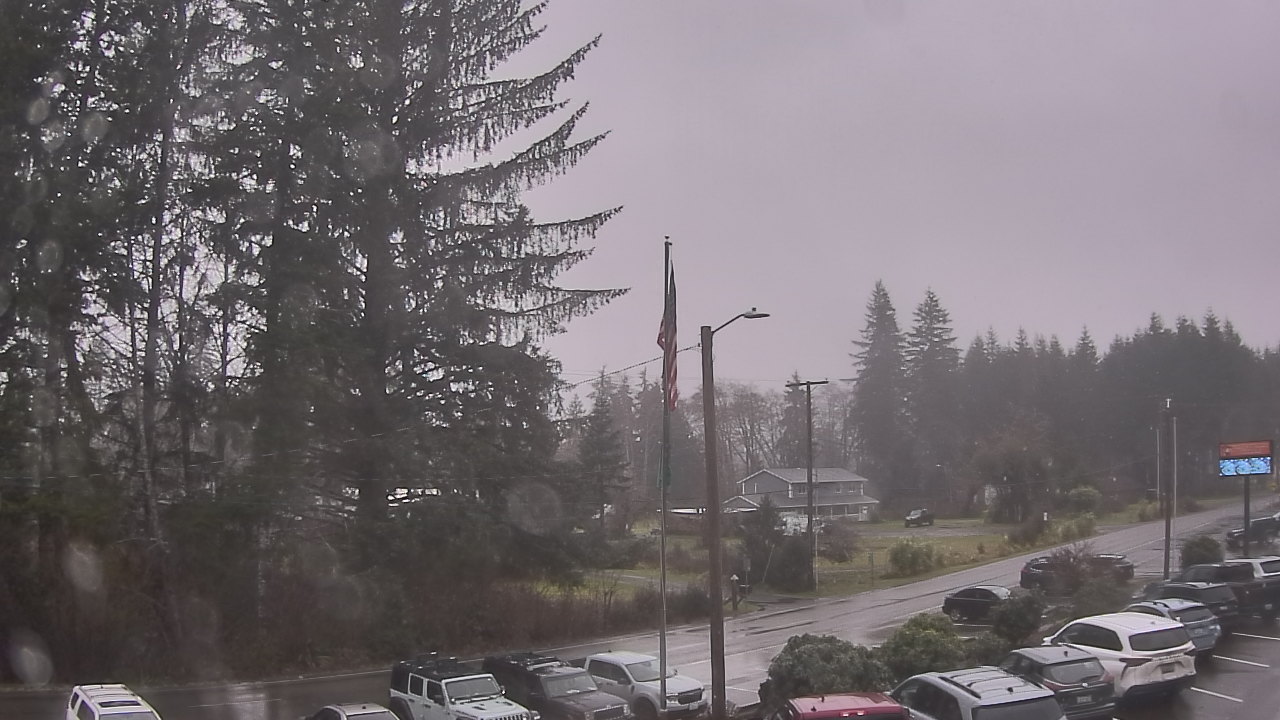 Thumbnail for current weather camera view from Wishkah Valley School in Aberdeen, Washington