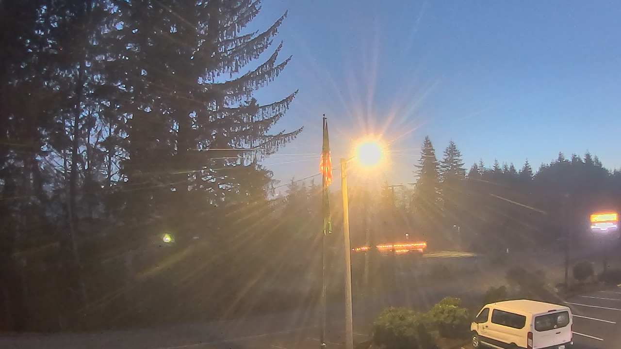 Thumbnail for current weather camera view from Wishkah Valley School in Aberdeen, Washington