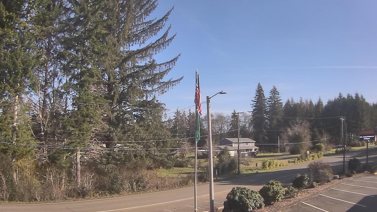 Thumbnail for current weather camera view from Wishkah Valley School in Aberdeen, Washington