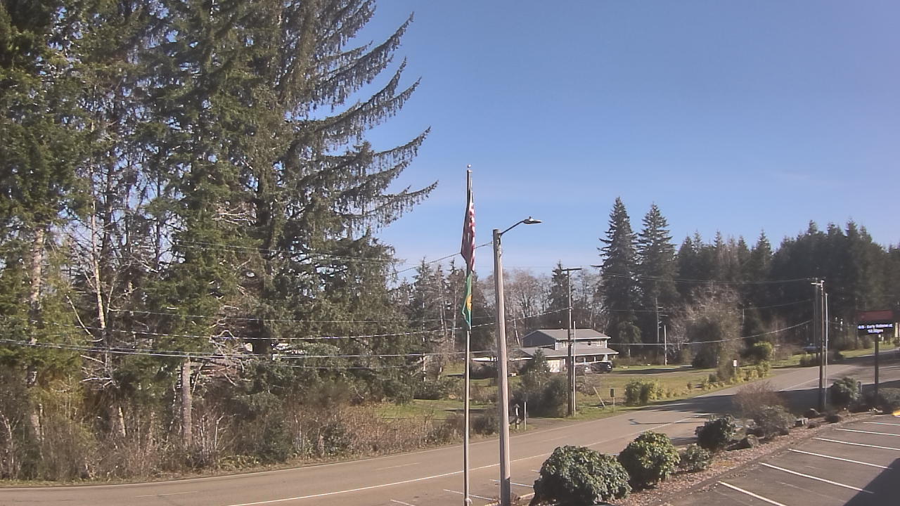 Thumbnail for current weather camera view from Wishkah Valley School in Aberdeen, Washington