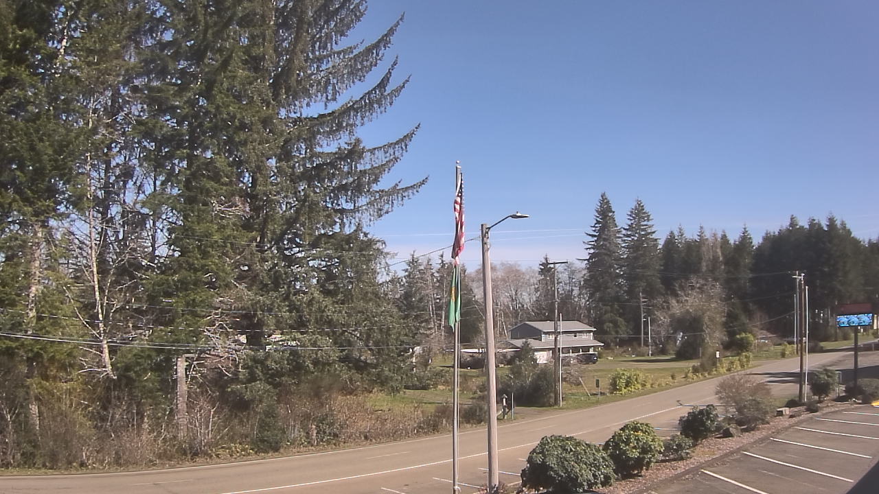 Thumbnail for current weather camera view from Wishkah Valley School in Aberdeen, Washington