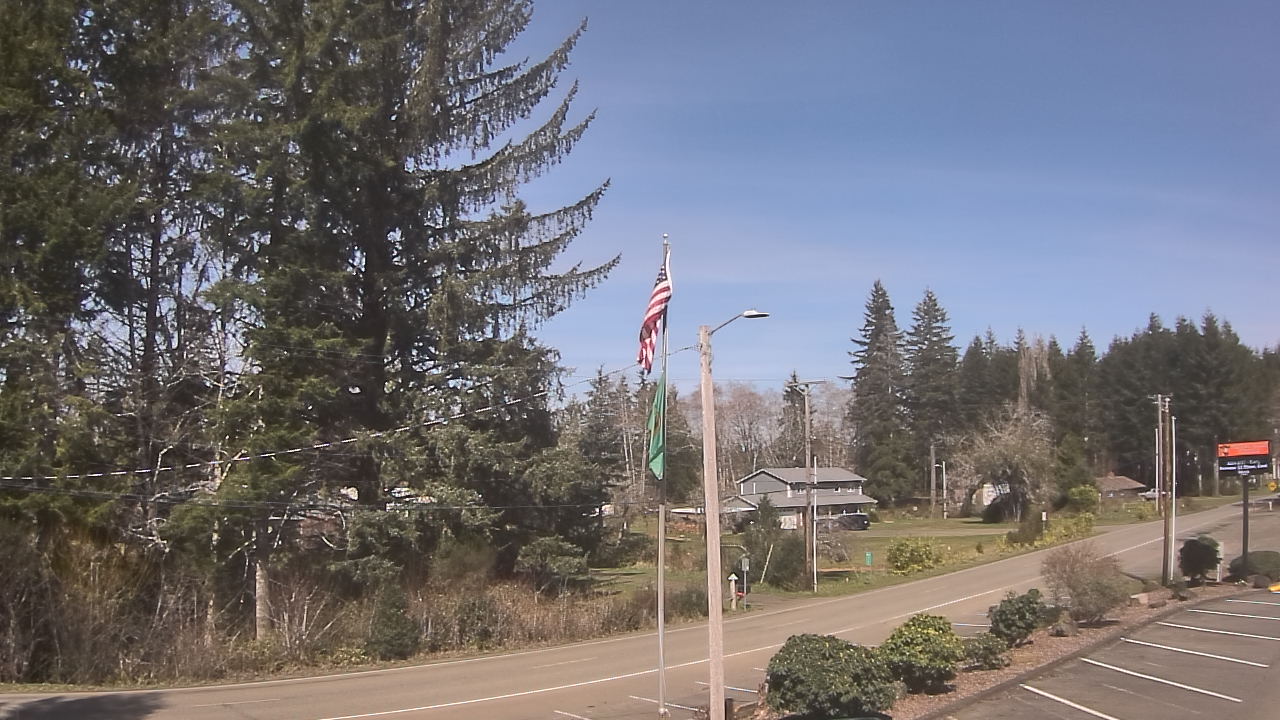 Thumbnail for current weather camera view from Wishkah Valley School in Aberdeen, Washington