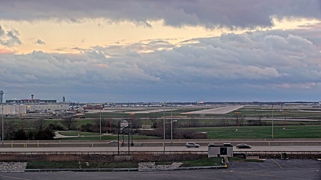 Thumbnail for current weather camera view from Allstate Arena in Des Plaines, Illinois