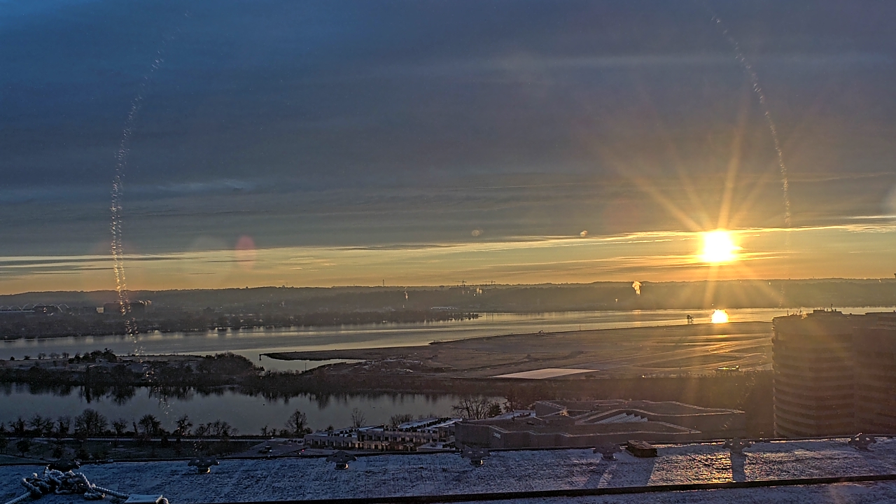 Thumbnail for current weather camera view from Altaire in Arlington, Virginia