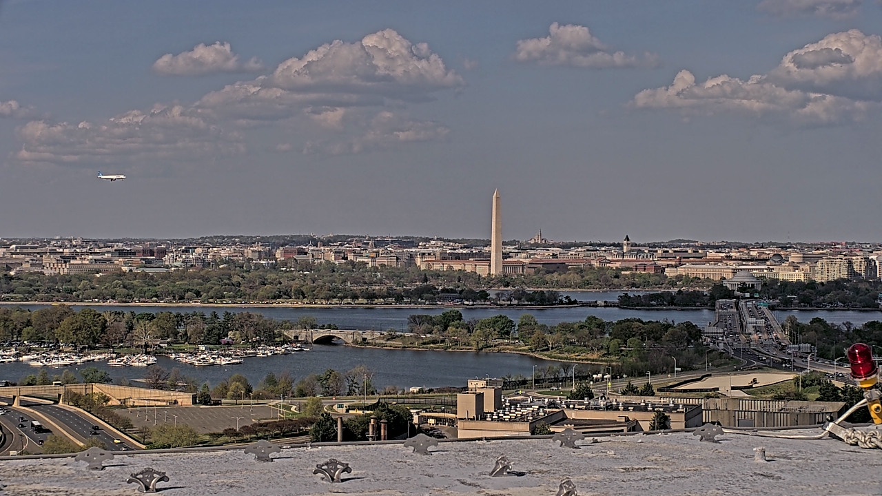 Thumbnail for current weather camera view from Altaire in Arlington, Virginia