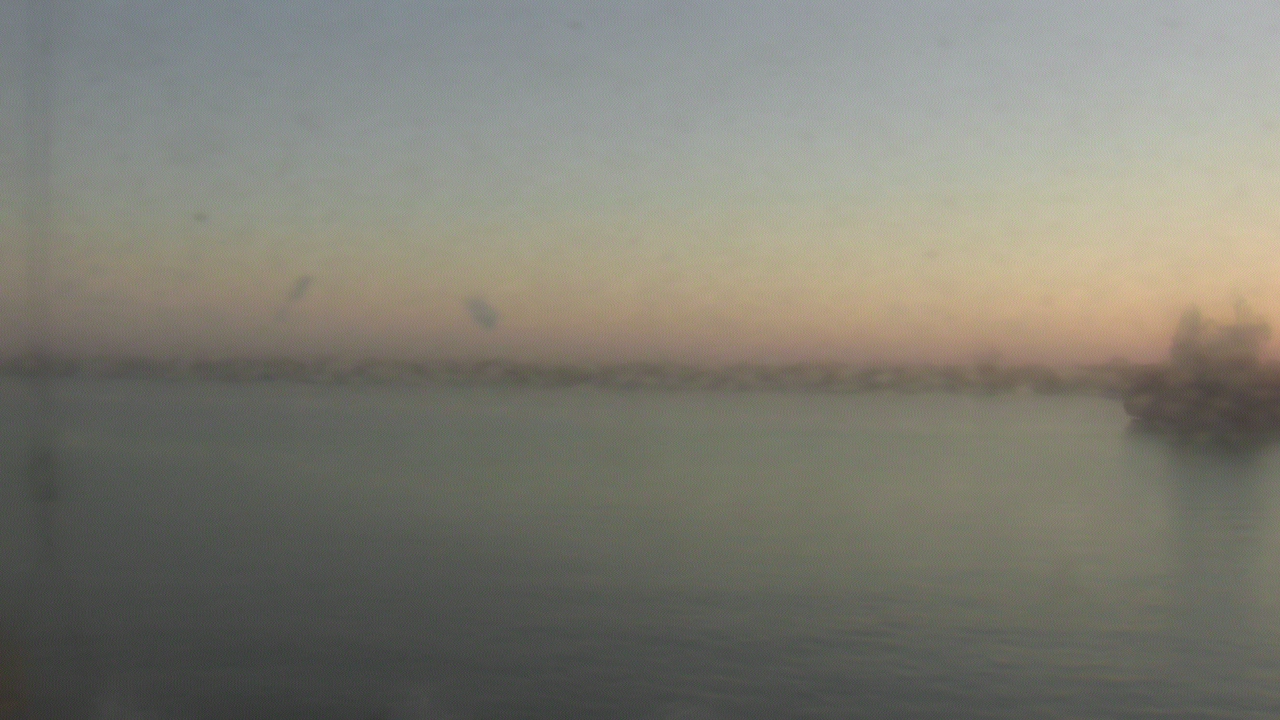 Thumbnail for current weather camera view from SBPG Port Ship Service Arabi in Arabi, Louisiana