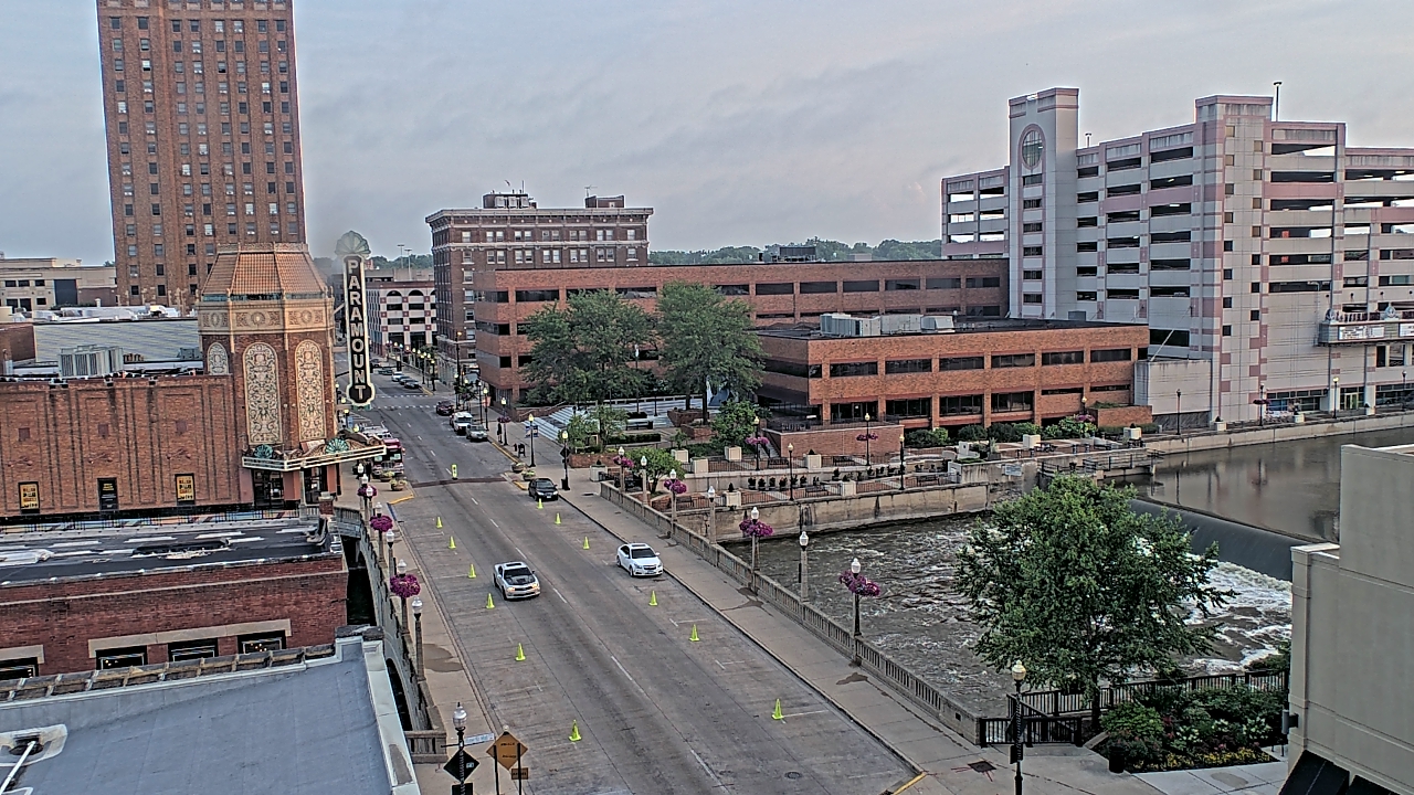 Thumbnail for current weather camera view from City of Aurora IL in Aurora, Illinois