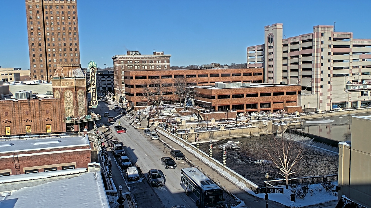 Thumbnail for current weather camera view from City of Aurora IL in Aurora, Illinois