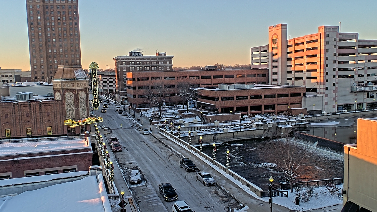Thumbnail for current weather camera view from City of Aurora IL in Aurora, Illinois