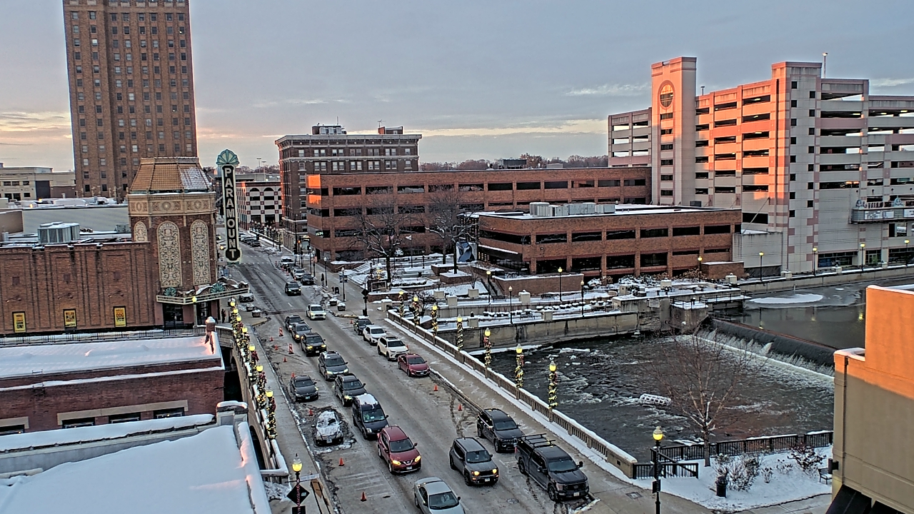 Thumbnail for current weather camera view from City of Aurora IL in Aurora, Illinois