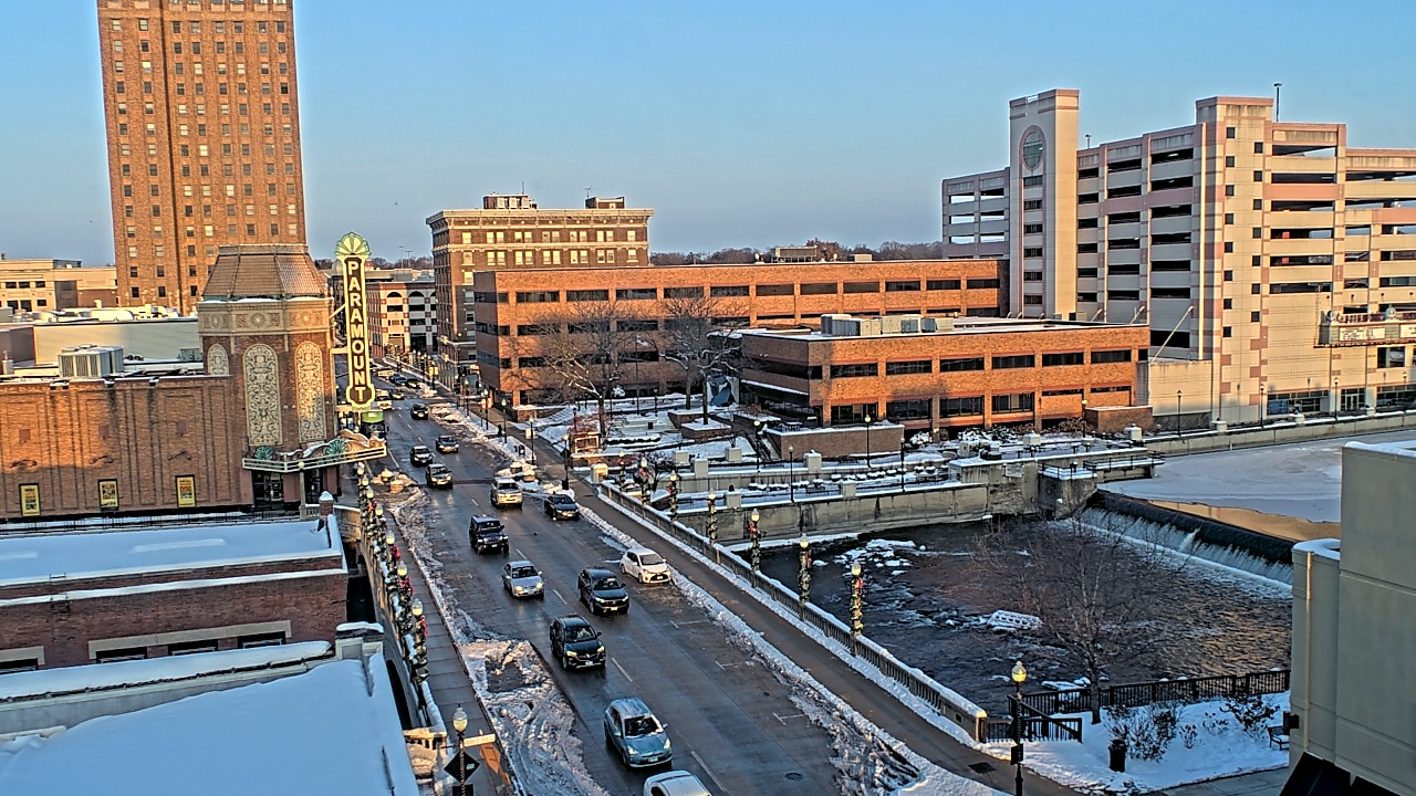 Thumbnail for current weather camera view from City of Aurora IL in Aurora, Illinois