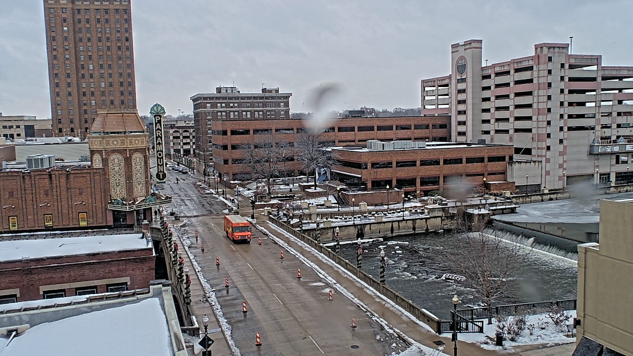 Thumbnail for current weather camera view from City of Aurora IL in Aurora, Illinois