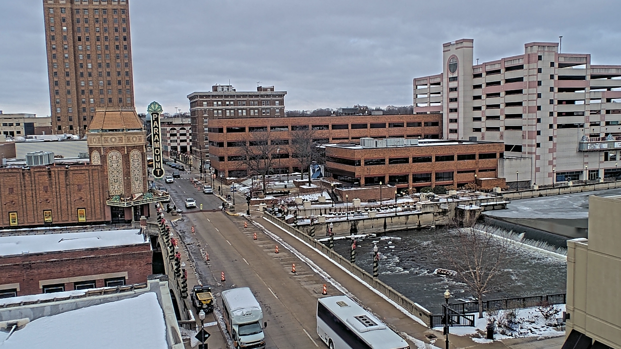 Thumbnail for current weather camera view from City of Aurora IL in Aurora, Illinois