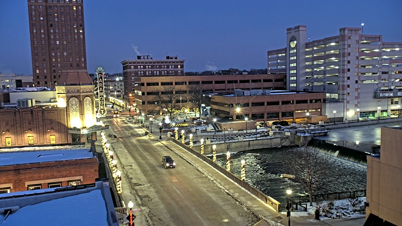 Thumbnail for current weather camera view from City of Aurora IL in Aurora, Illinois
