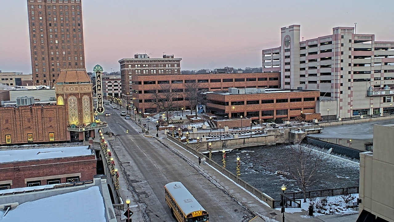 Thumbnail for current weather camera view from City of Aurora IL in Aurora, Illinois