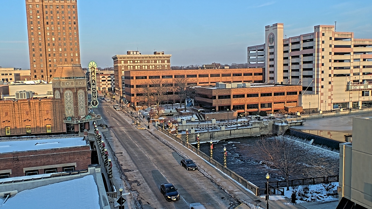 Thumbnail for current weather camera view from City of Aurora IL in Aurora, Illinois