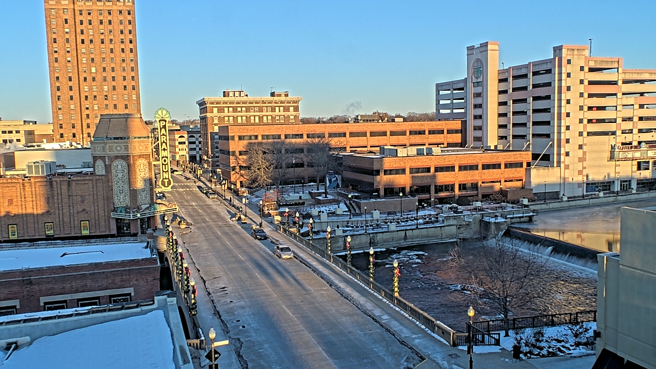 Thumbnail for current weather camera view from City of Aurora IL in Aurora, Illinois