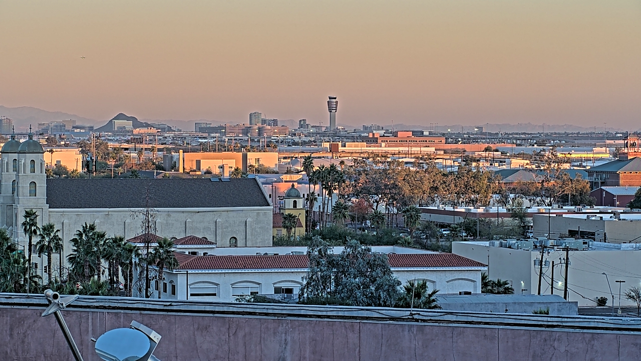 Thumbnail for current weather camera view from Arizona Science Center in Phoenix, Arizona