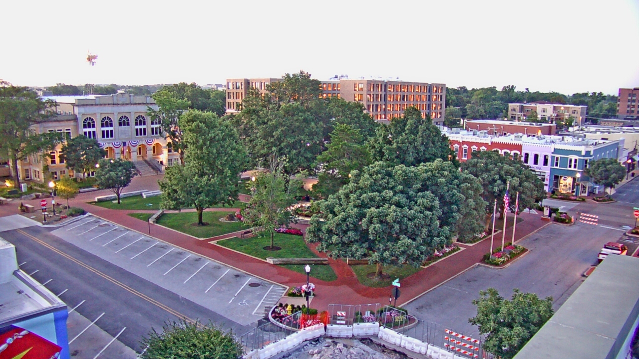 Thumbnail for current weather camera view from Walton�s 5 & 10 in Bentonville, Arkansas