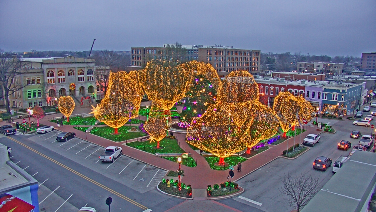 Thumbnail for current weather camera view from Walton�s 5 & 10 in Bentonville, Arkansas