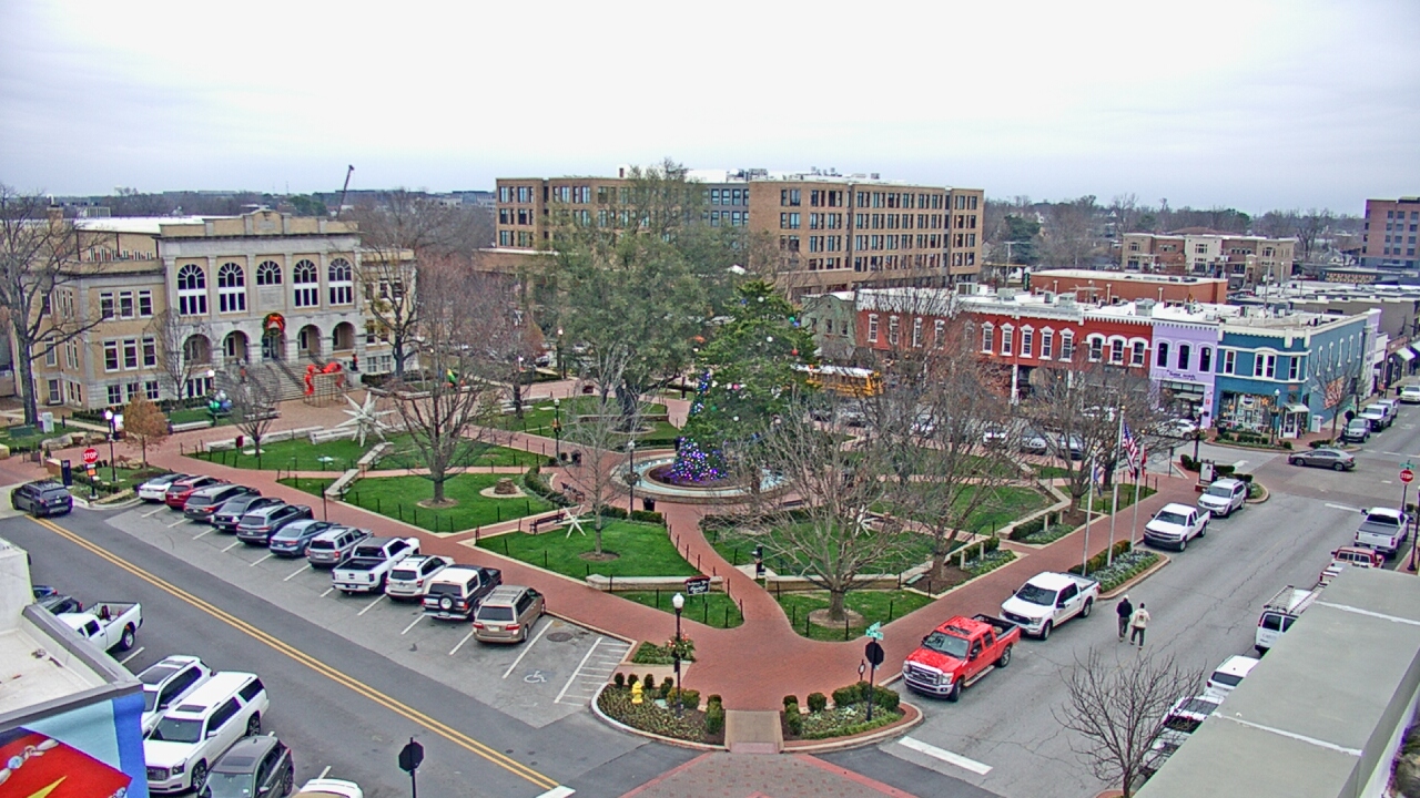 Thumbnail for current weather camera view from Walton�s 5 & 10 in Bentonville, Arkansas