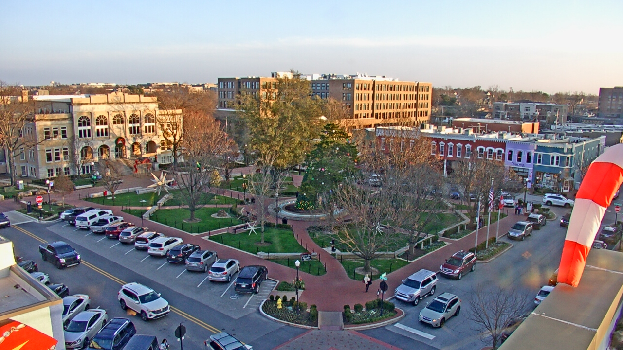 Thumbnail for current weather camera view from Walton�s 5 & 10 in Bentonville, Arkansas