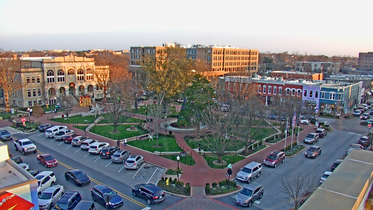 Thumbnail for current weather camera view from Walton�s 5 & 10 in Bentonville, Arkansas