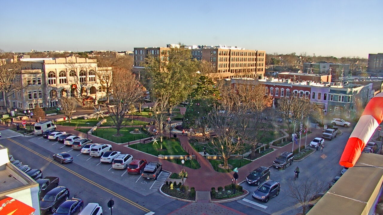 Thumbnail for current weather camera view from Walton�s 5 & 10 in Bentonville, Arkansas