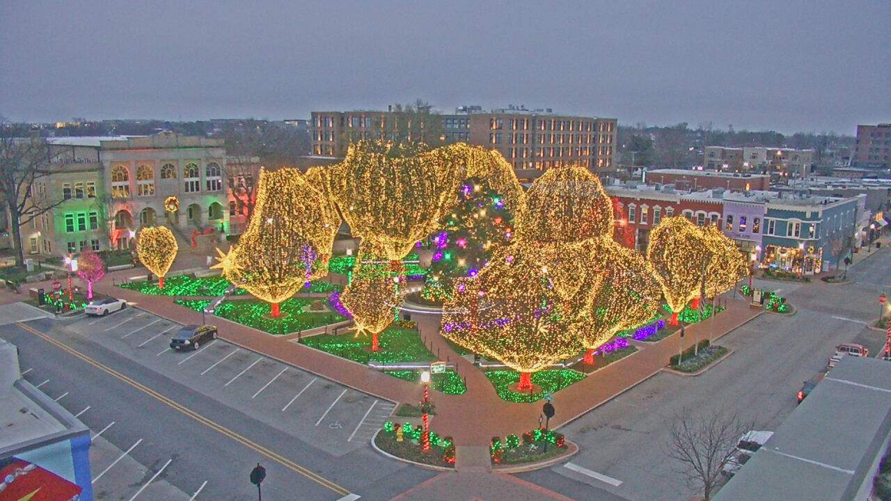 Thumbnail for current weather camera view from Walton�s 5 & 10 in Bentonville, Arkansas