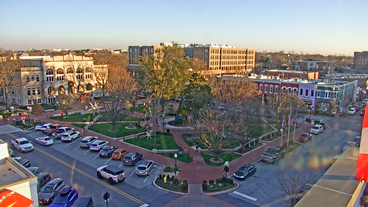 Thumbnail for current weather camera view from Walton�s 5 & 10 in Bentonville, Arkansas