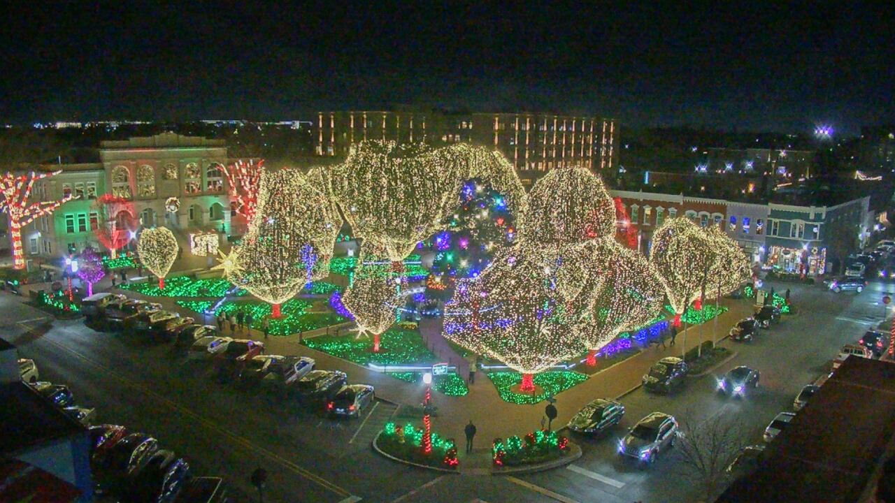 Thumbnail for current weather camera view from Walton�s 5 & 10 in Bentonville, Arkansas