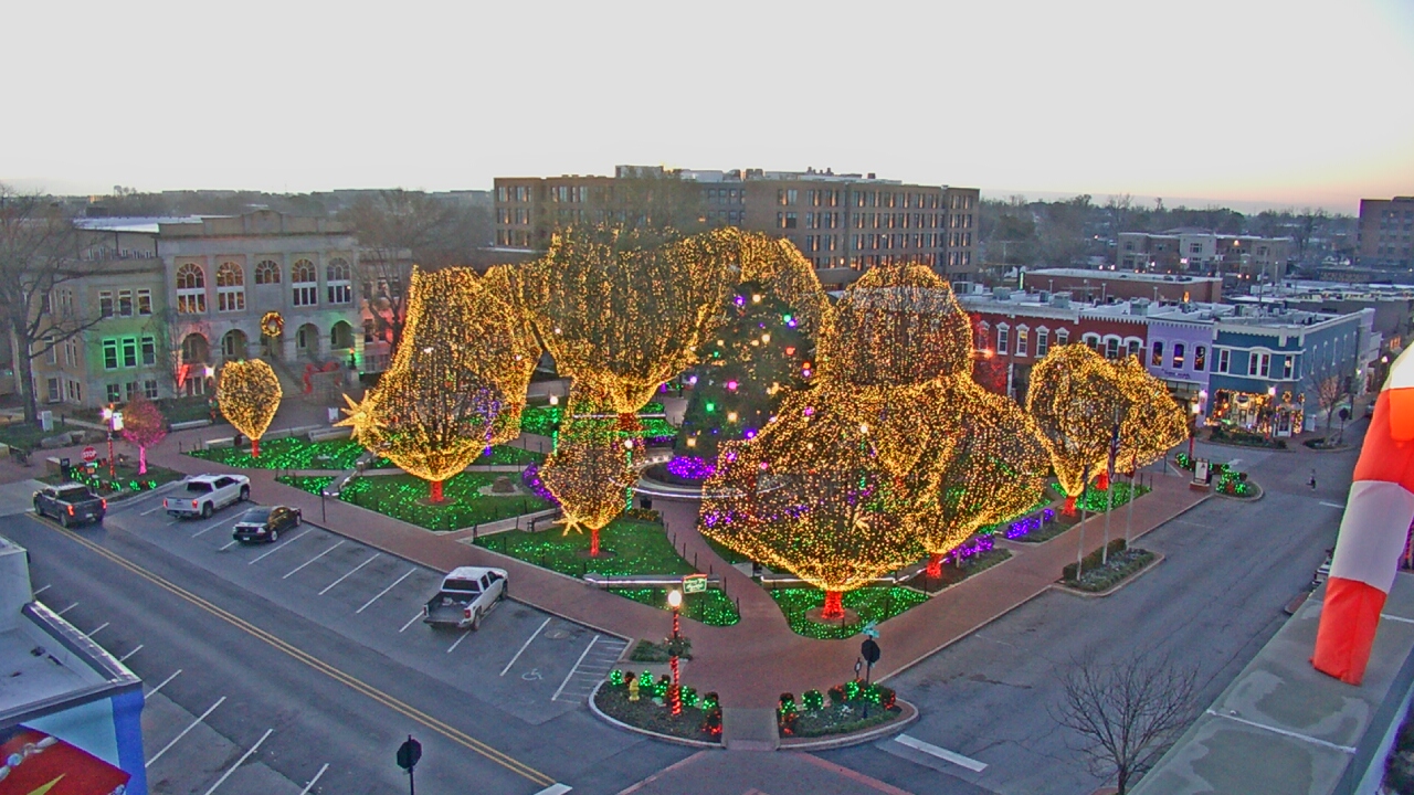 Thumbnail for current weather camera view from Walton�s 5 & 10 in Bentonville, Arkansas