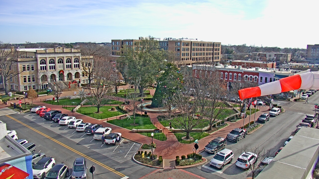 Thumbnail for current weather camera view from Walton�s 5 & 10 in Bentonville, Arkansas