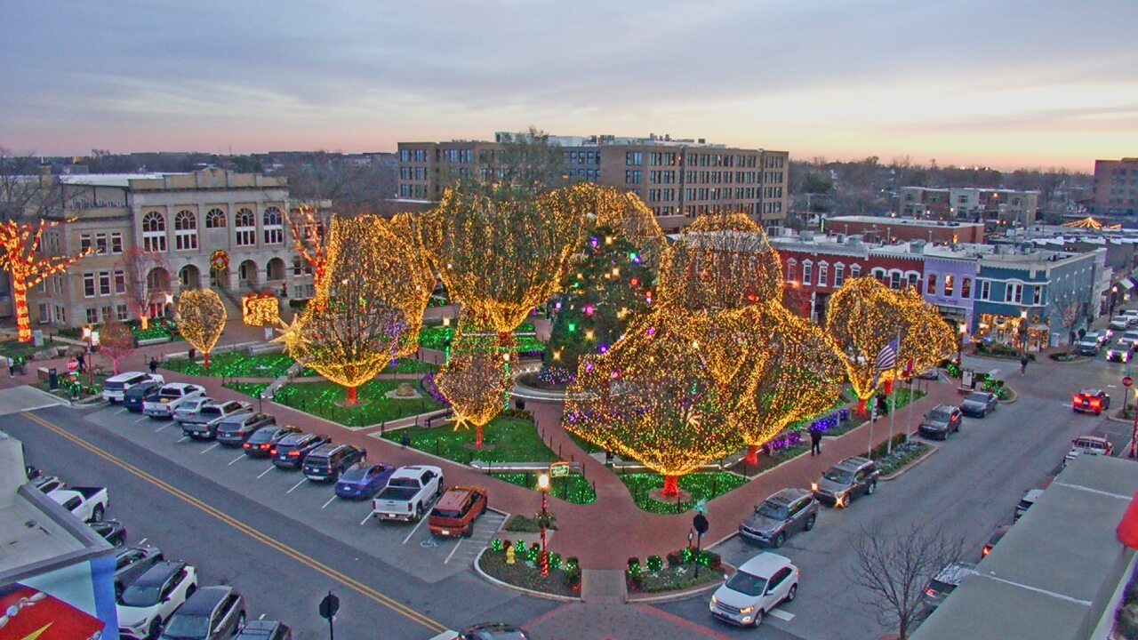Thumbnail for current weather camera view from Walton�s 5 & 10 in Bentonville, Arkansas