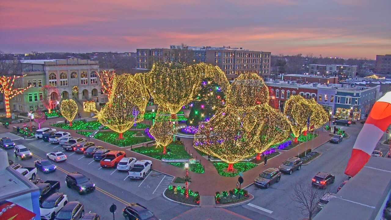 Thumbnail for current weather camera view from Walton�s 5 & 10 in Bentonville, Arkansas