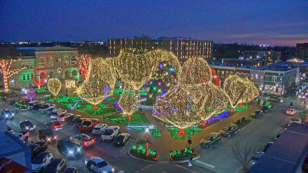 Thumbnail for current weather camera view from Walton�s 5 & 10 in Bentonville, Arkansas