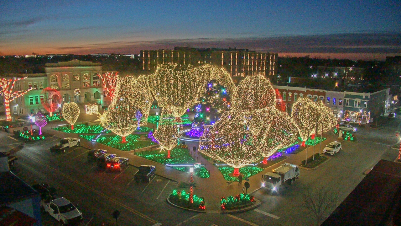 Thumbnail for current weather camera view from Walton�s 5 & 10 in Bentonville, Arkansas