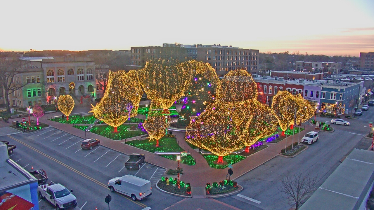 Thumbnail for current weather camera view from Walton�s 5 & 10 in Bentonville, Arkansas