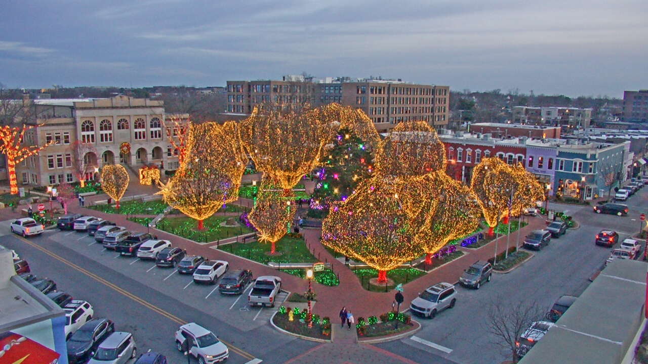 Thumbnail for current weather camera view from Walton�s 5 & 10 in Bentonville, Arkansas