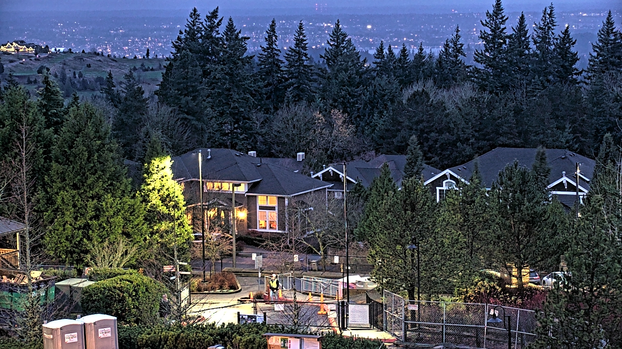 Thumbnail for current weather camera view from Open Window School 1200 ft elev Cougar Mtn in Bellevue, Washington