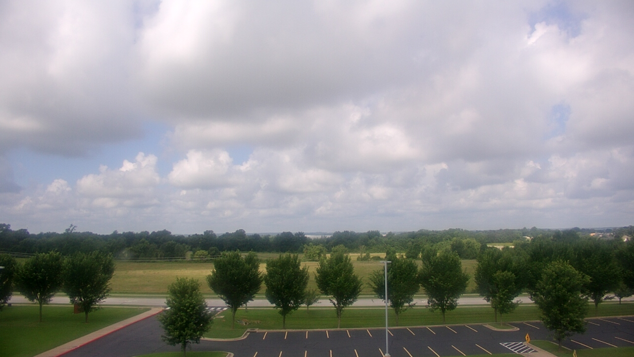 Thumbnail for current weather camera view from Fulbright JHS in Bentonville, Arkansas