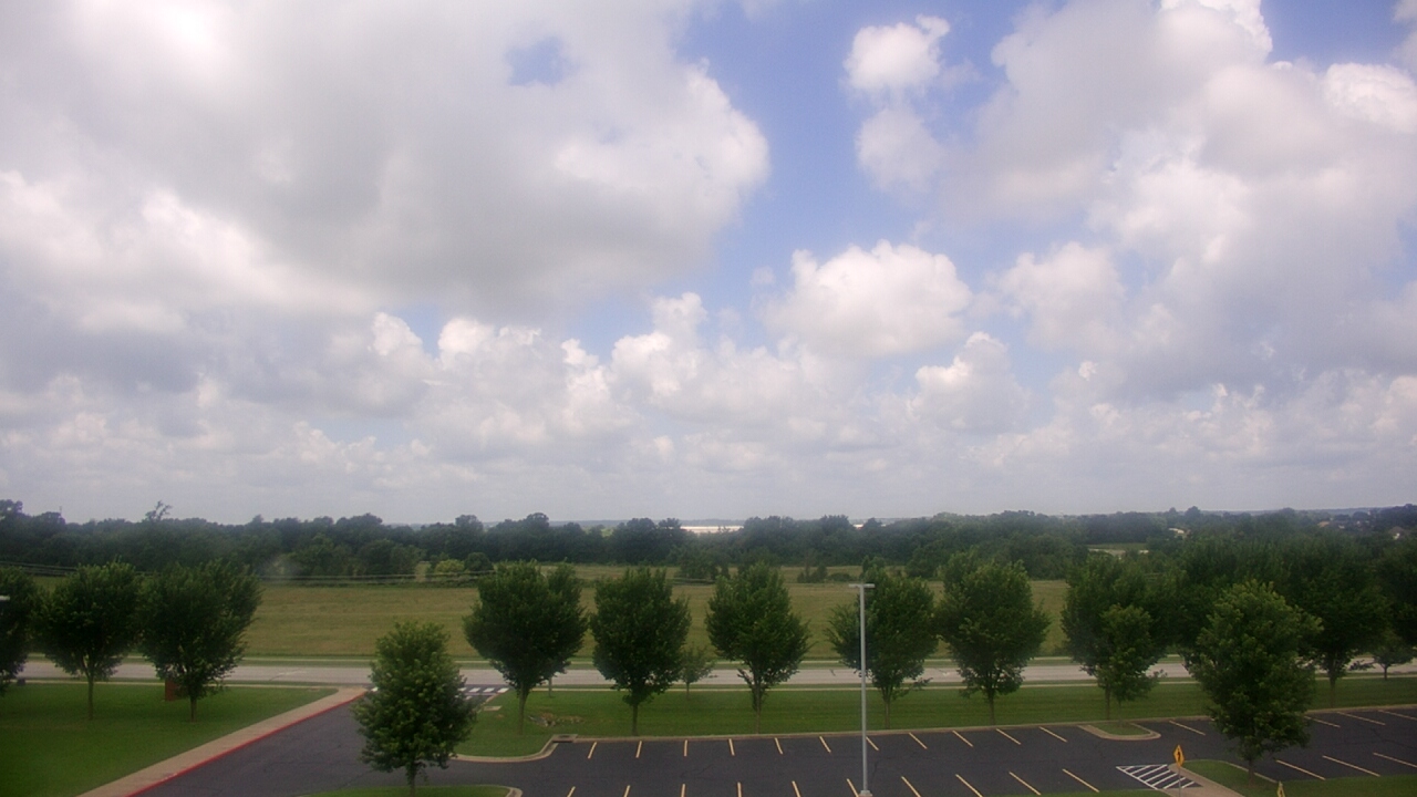 Thumbnail for current weather camera view from Fulbright JHS in Bentonville, Arkansas