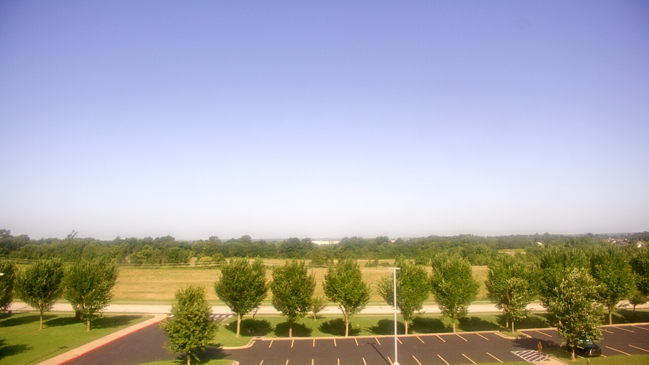 Thumbnail for current weather camera view from Fulbright JHS in Bentonville, Arkansas