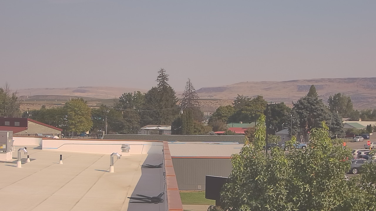 Thumbnail for current weather camera view from Bridgeport High School in Bridgeport, Washington