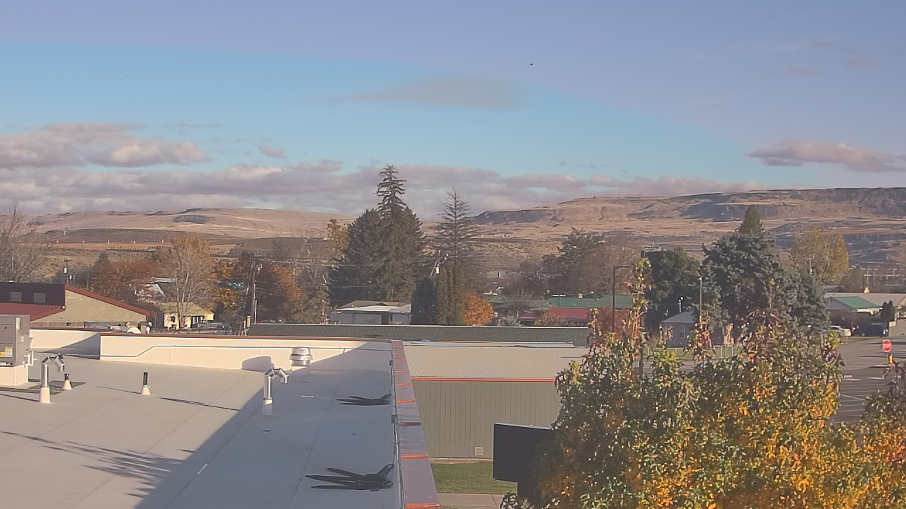 Thumbnail for current weather camera view from Bridgeport High School in Bridgeport, Washington