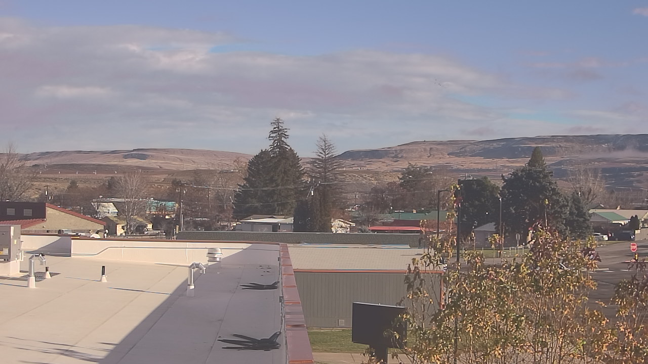 Thumbnail for current weather camera view from Bridgeport High School in Bridgeport, Washington