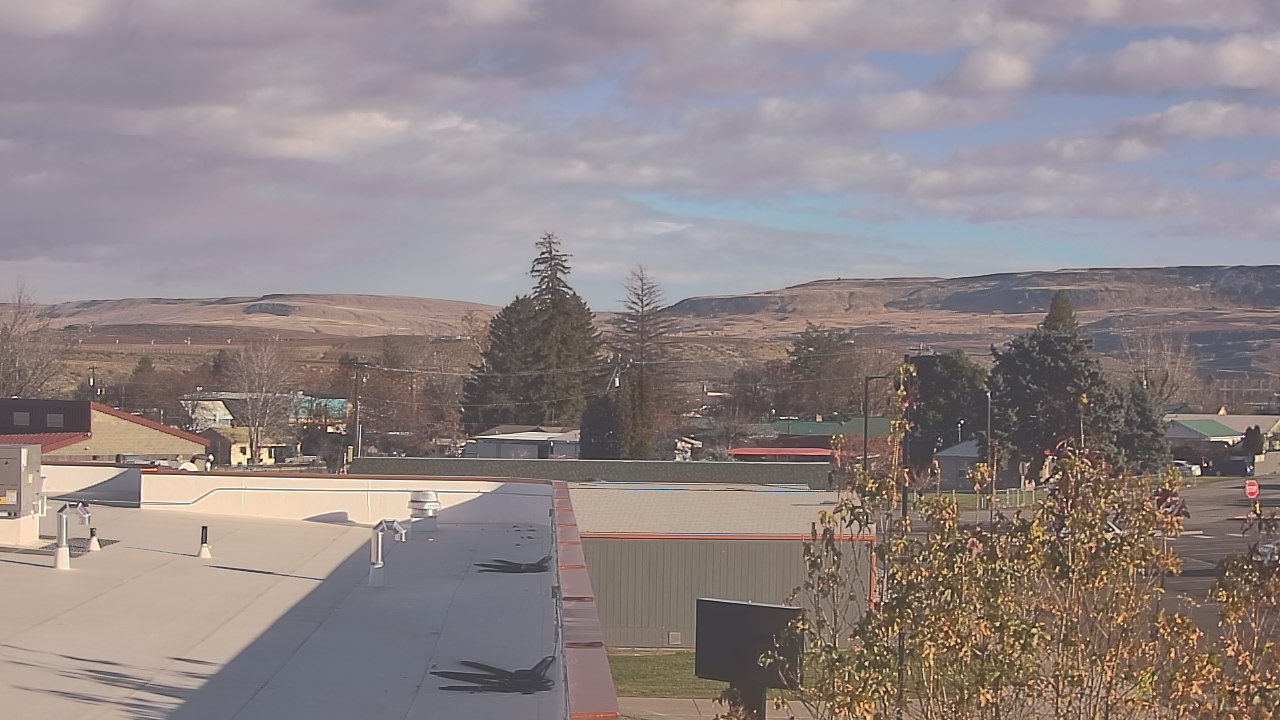 Thumbnail for current weather camera view from Bridgeport High School in Bridgeport, Washington