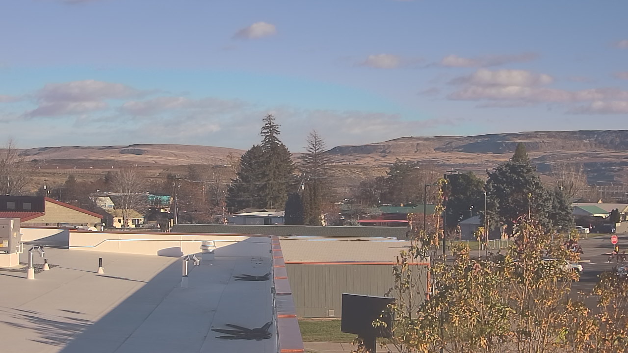 Thumbnail for current weather camera view from Bridgeport High School in Bridgeport, Washington